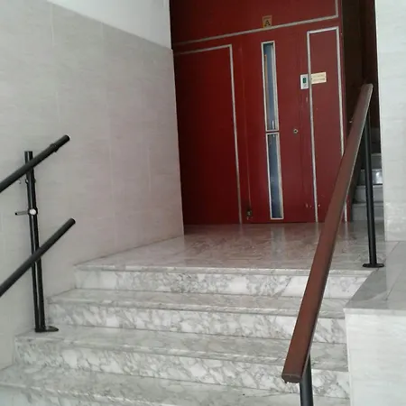 לינה וארוחת בוקר Kaktus 4*